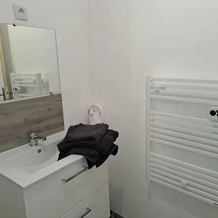 Budgetbnb 162, Opera Apartament *