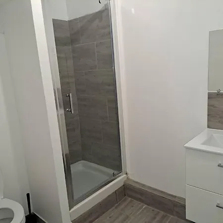 Budgetbnb 162, Opera Apartmán *